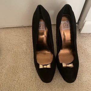 Black suede dolce vita pumps VERY COMFORTABLE